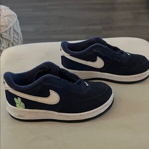Nike Kids Dark Blue Sneakers with White Accents